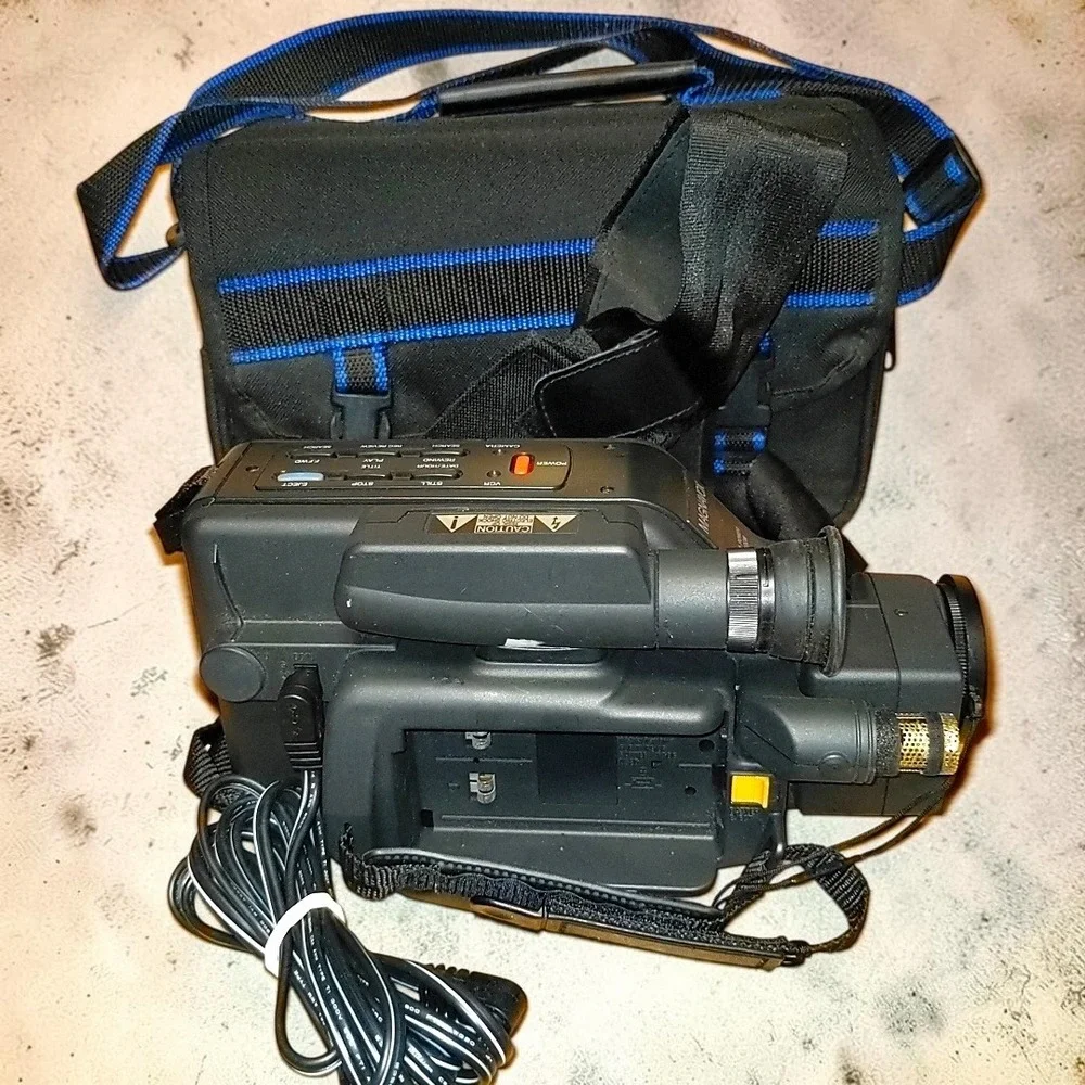VTG 1992 Magnavox EasyCam CVN715AV01 8mm Camcorder Video Camera Bag Strap Parts